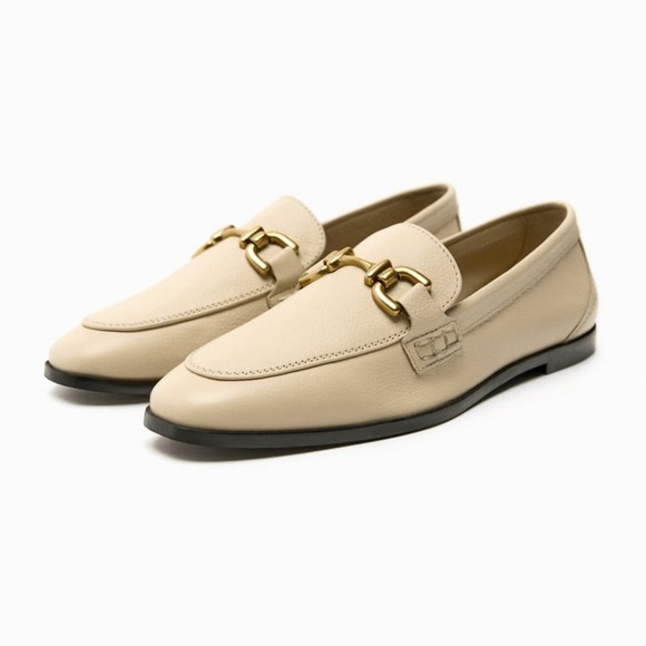 NWT. Zara Cream Soft Leather Loafers with Metal Buckle. Size 8. - Picture 3 of 10